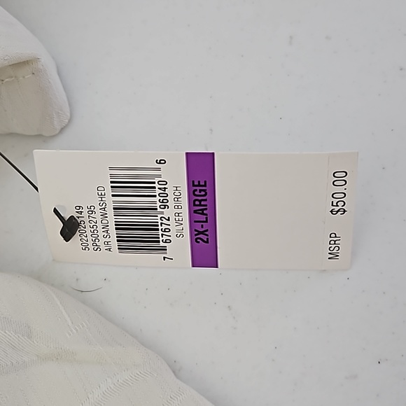 Van Heusen button down casual shirt. XXL - Picture 8 of 9